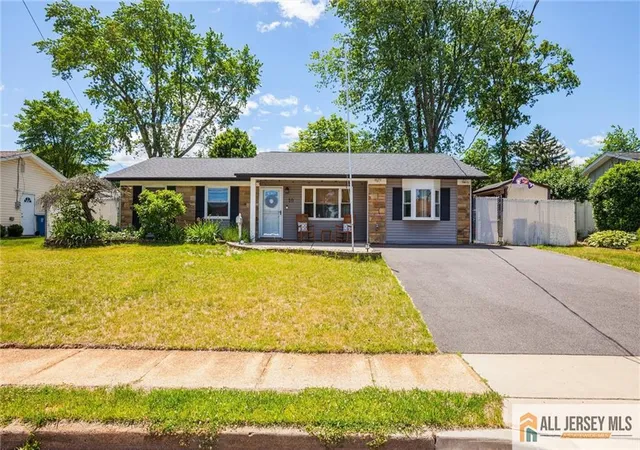 3rd image of 10 Norwood Ave, Monroe Township, NJ 08831 | MLS# 2662288M