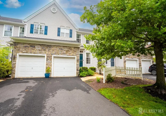 Homes for sale in South Brunswick, NJ | 1604 Yarrow Cir, South Brunswick, NJ 08810 | MLS# 2700265R