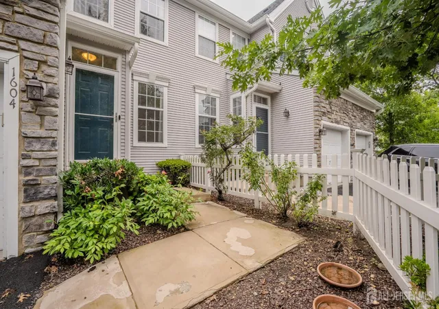 Homes for sale in South Brunswick, NJ | 1604 Yarrow Cir, South Brunswick, NJ 08810 | MLS# 2700265R