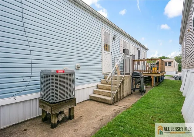 Homes for sale in Avenel, NJ | 4 Jessie Ln, Avenel, NJ 07001 | MLS# 2770023M