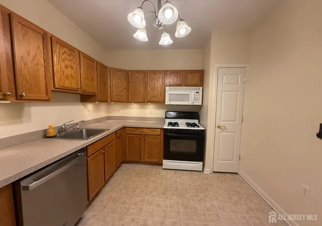 Homes for sale in East Brunswick, NJ | 540 Cranbury Rd #323, East Brunswick, NJ 08816 | MLS# 2700059R