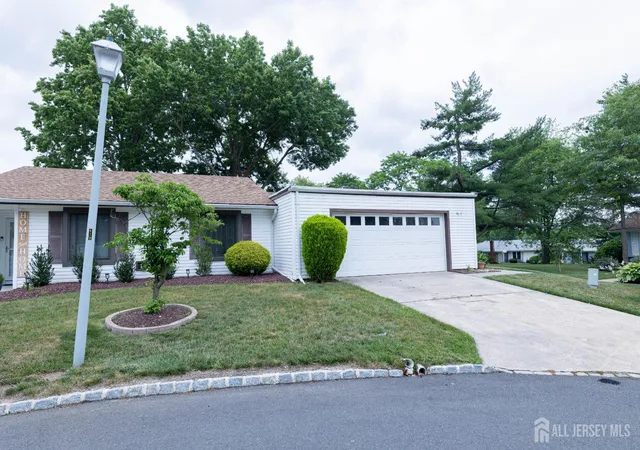 3rd image of 96 Salix Plz, Monroe, NJ 08831