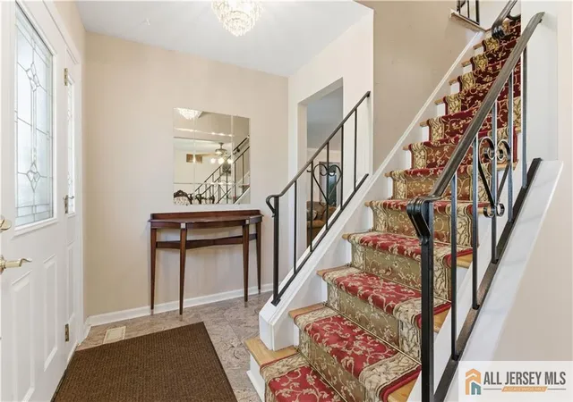 5th image of 10 Helen Ct, Piscataway, NJ 08854 | MLS# 2770195M