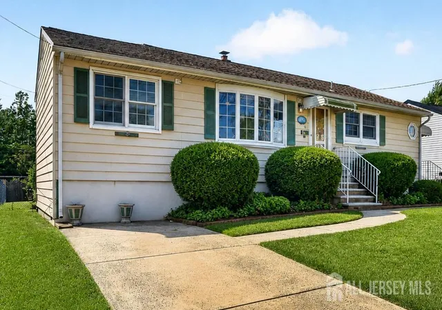 Homes for sale in Carteret, NJ | 23 Monroe Ave, Carteret, NJ 07008 | MLS# 2700171R