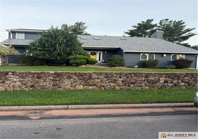 image of 121 W Hill Rd, Colonia, NJ 07067 | MLS# 2770341M