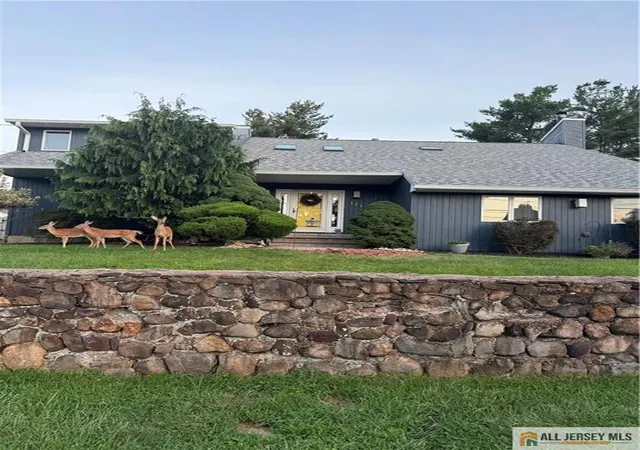 image of 121 W Hill Rd, Colonia, NJ 07067 | MLS# 2770341M