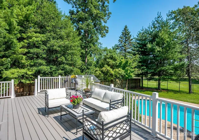 3rd image of 41 W Calvert Ave, Edison, NJ 08820 | MLS# 2701357R