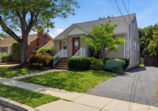Homes for sale in North Brunswick, NJ | 2 Oakwood Pl, North Brunswick, NJ 08902 | MLS# 2618291R