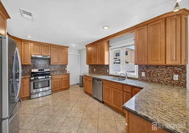 5th image of 9 Skitka Ave, Carteret, NJ 07008 | MLS# 2702530R