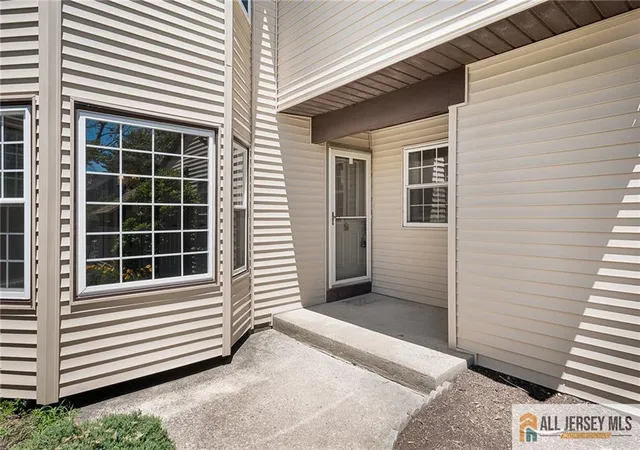 2nd image of 2 John Tyler Ct, Monroe Township, NJ 08831