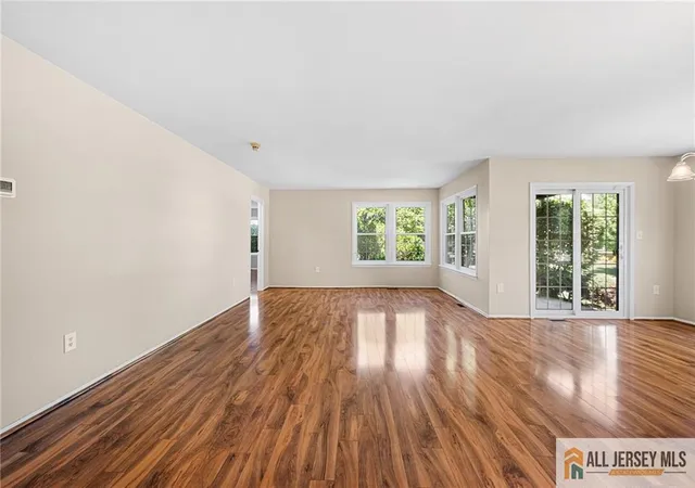 3rd image of 2 John Tyler Ct, Monroe Township, NJ 08831