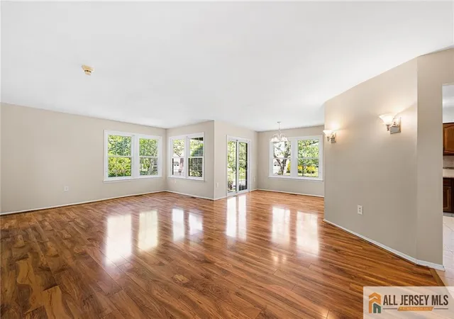 4th image of 2 John Tyler Ct, Monroe Township, NJ 08831
