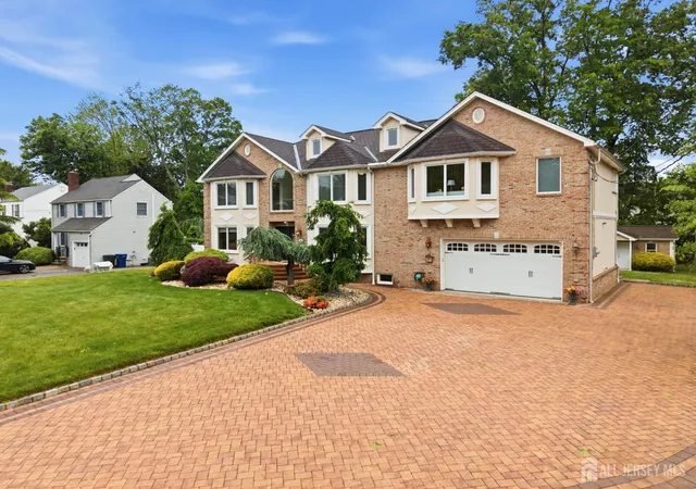 Homes for sale in Clark, NJ | 19 Fairview Dr, Clark, NJ 07066 | MLS# 2700315R