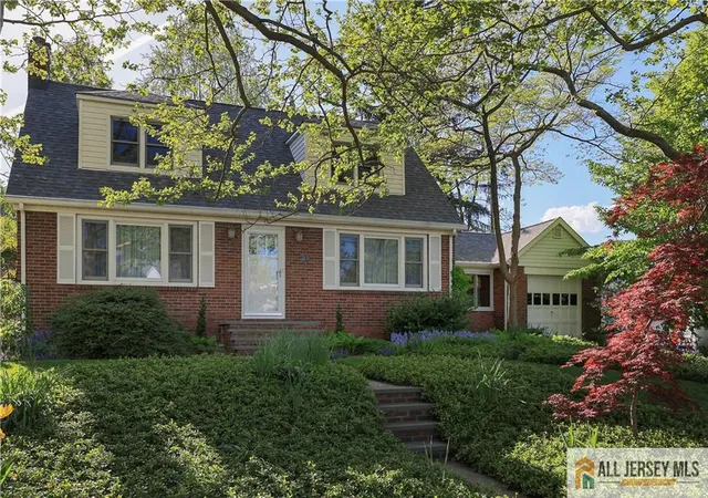 Photo 1 of Single family home for sale at 25 Voorhees Pl, Metuchen, NJ 08840 | MLS# 2661463M | Listing updated on 2026-03-30