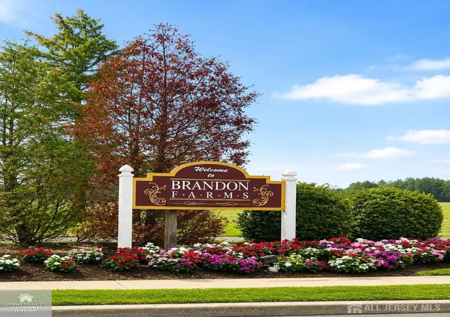 2nd image of 141 Coburn Rd, Pennington, NJ 08534