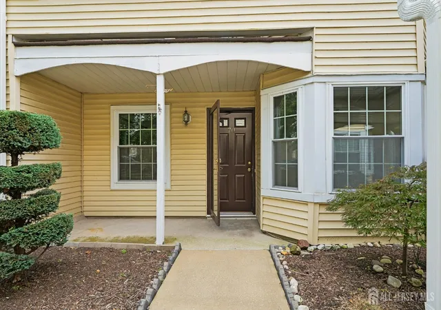 5th image of 70 Mill Run W, Hightstown, NJ 08520 | MLS# 2702969R