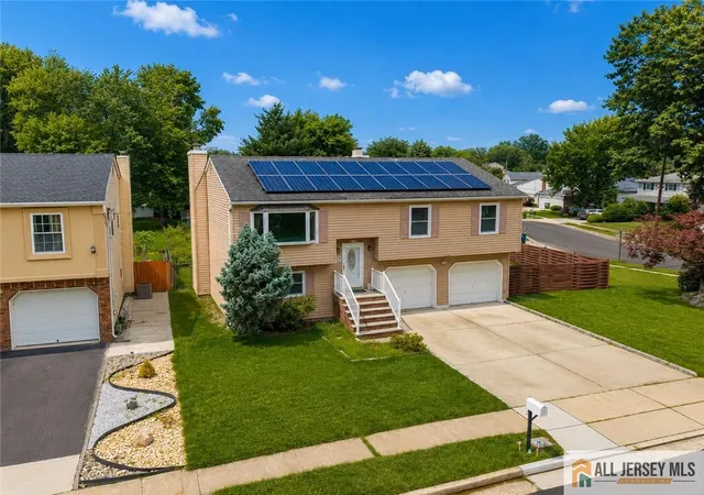 Photo 2 of Single family home for sale at 66 Edison Ave, Edison, NJ 08820 | MLS# 2770085M | Listing updated on 2026-09-12