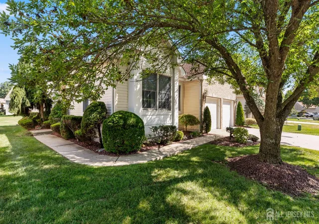 Photo 1 of Single family home for sale at 9 Westminster Dr, Monroe Township, NJ 08831 | MLS# 2700495R | Listing updated on 2026-09-30