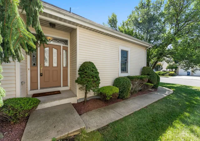 Photo 3 of Single family home for sale at 9 Westminster Dr, Monroe Township, NJ 08831 | MLS# 2700495R | Listing updated on 2026-09-30