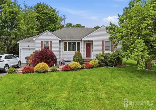 Homes for sale in Franklin, NJ | 33 Ellison Rd, Franklin, NJ 08873 | MLS# 2616877R