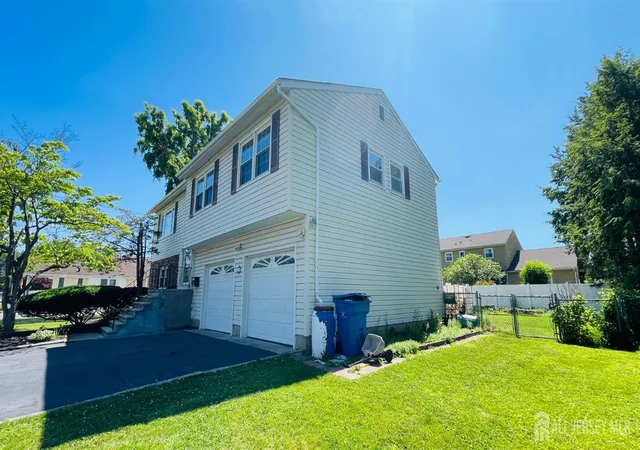Homes for sale in North Brunswick, NJ | 950 Newton St, North Brunswick, NJ 08902 | MLS# 2617216R