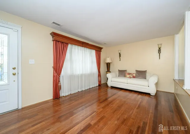 Photo 4 of Single family home for sale at 773 Shannon Ave, Perth Amboy, NJ 08861 | MLS# 2610073R | Listing updated on 2026-03-20