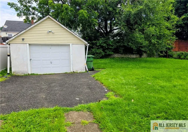 3rd image of 118 Standiford Ave, Sayreville, NJ 08872 | MLS# 2770323M