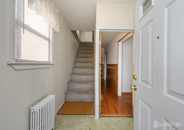 3rd image of 27 S Robert St S, Sewaren, NJ 07077 | MLS# 2701009R
