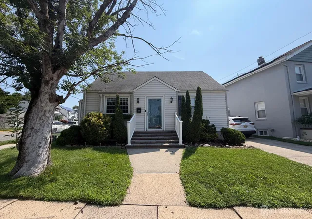 image of 98 Liberty St, Fords, NJ 08863 | MLS# 2701626R