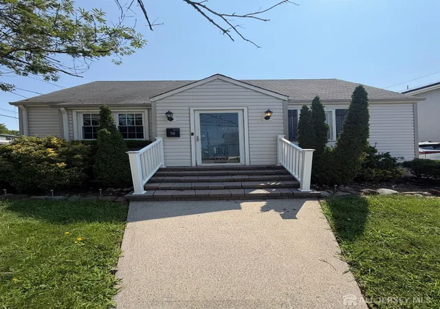 image of 98 Liberty St, Fords, NJ 08863 | MLS# 2701626R