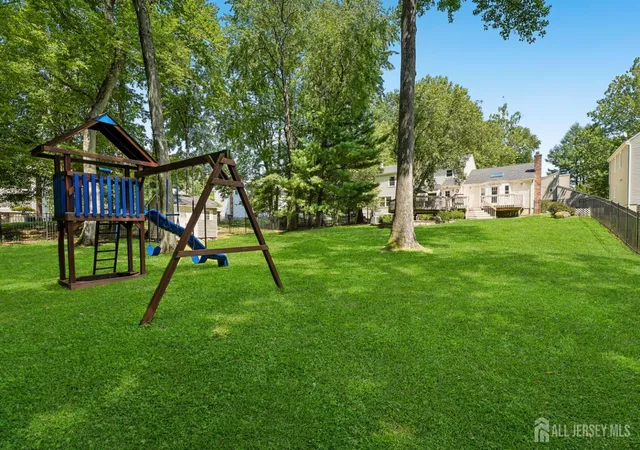 36th image of 2 Link Pl, Edison, NJ 08820 | MLS# 2702531R