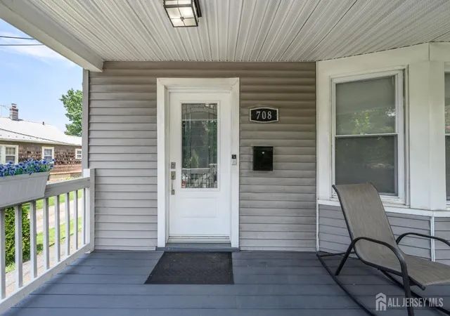Photo 3 of Single family home for sale at 708 E Grand Ave, Rahway, NJ 07065 | MLS# 2702580R | Listing updated on 2026-08-27