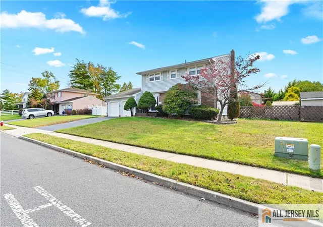 Photo 3 of Single family home for sale at 70 Creamer Dr, Sayreville, NJ 08872 | MLS# 2660767M | Listing updated on 2026-02-27