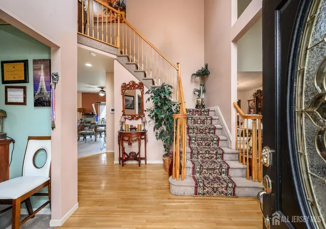 3rd image of 2 Garden Hills Dr, Franklin, NJ 08873 | MLS# 2703274R