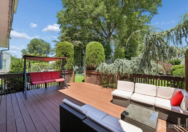 5th image of 304 Green St, Woodbridge, NJ 07095 | MLS# 2701191R