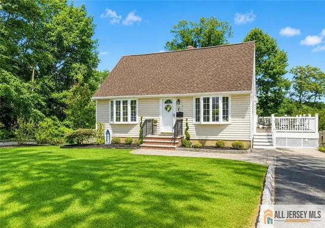 3rd image of 112 Tunison Rd, New Brunswick, NJ 08901 | MLS# 2770385M