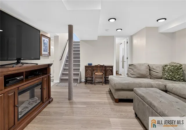 55th image of 112 Tunison Rd, New Brunswick, NJ 08901 | MLS# 2770385M