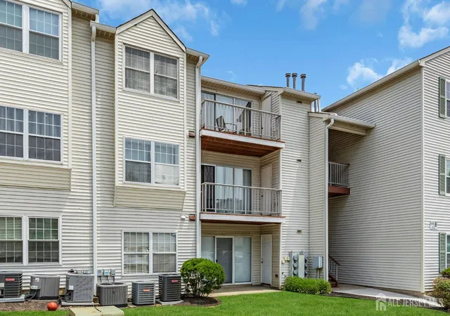 2nd image of 231 Atlantic St, Keyport, NJ 07735
