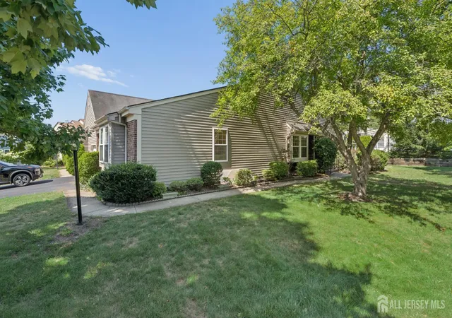 25th image of 3 A Surrey Ct, Monroe Township, NJ 08831 | MLS# 2701213R
