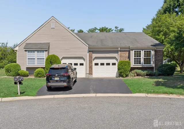 2nd image of 3 A Surrey Ct, Monroe Township, NJ 08831 | MLS# 2701213R