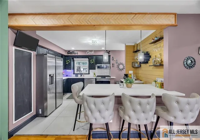 Photo 4 of Single family home for sale at 165 Crescent Ave, Woodbridge, NJ 07095 | MLS# 2661215M | Listing updated on 2026-04-08