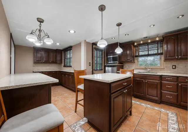 5th image of 524 Lloyd Rd, Matawan, NJ 07747 | MLS# 2702828R