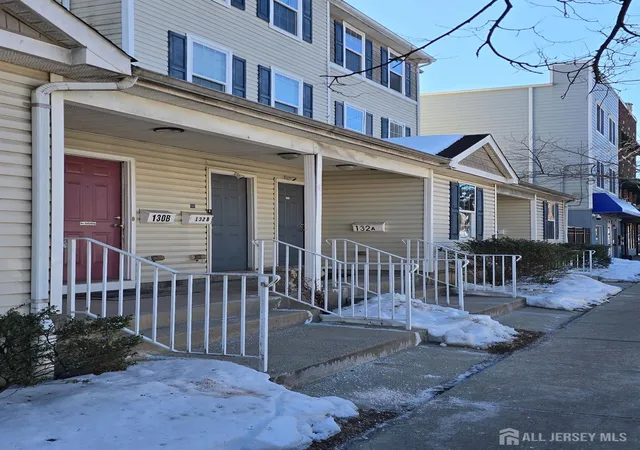 Homes for sale in New Brunswick, NJ | 132 Remsen Ave, New Brunswick, NJ 08901 | MLS# 2610937R