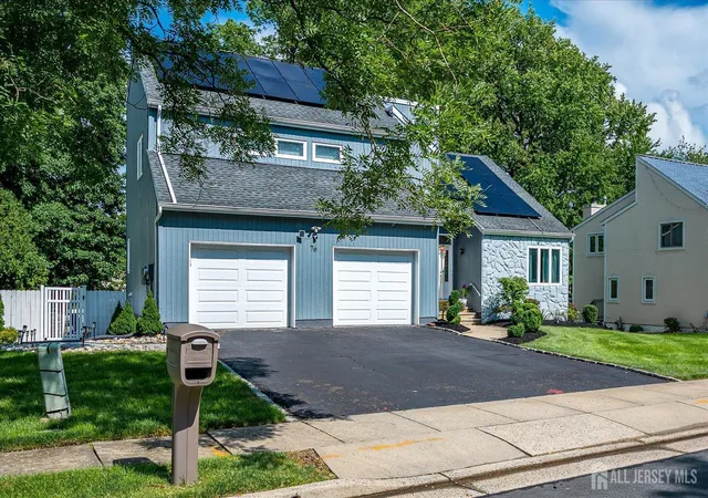Photo 2 of Single family home for sale at 76 Revere Blvd, Edison, NJ 08820 | MLS# 2702081R | Listing updated on 2026-08-20