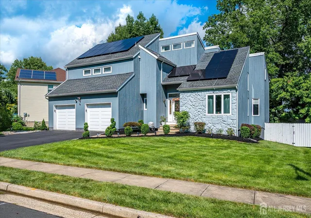 Photo 3 of Single family home for sale at 76 Revere Blvd, Edison, NJ 08820 | MLS# 2702081R | Listing updated on 2026-08-20