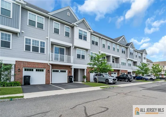 2nd image of 707 Greenland Sq #707, Highland Park, NJ 08904 | MLS# 2662289M