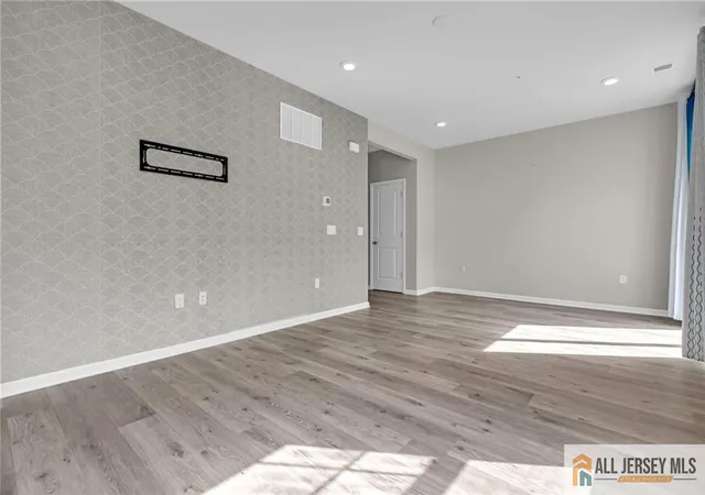 5th image of 707 Greenland Sq #707, Highland Park, NJ 08904 | MLS# 2662289M