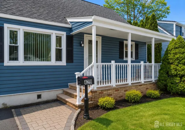 4th image of 429 1St St, Middlesex, NJ 08846 | MLS# 2700541R