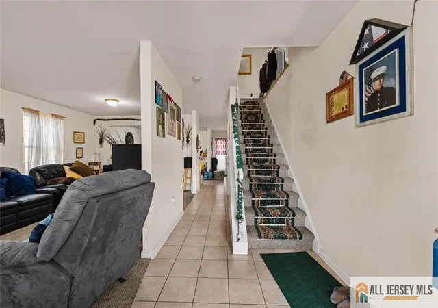 2nd image of 643 Drake Ave, Middlesex, NJ 08846 | MLS# 2660808M