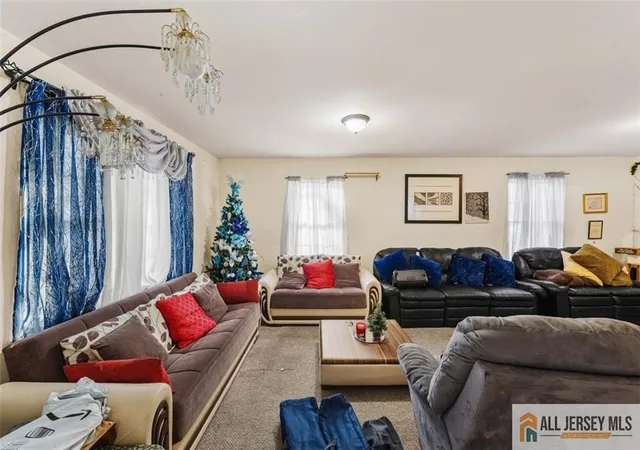 4th image of 643 Drake Ave, Middlesex, NJ 08846 | MLS# 2660808M
